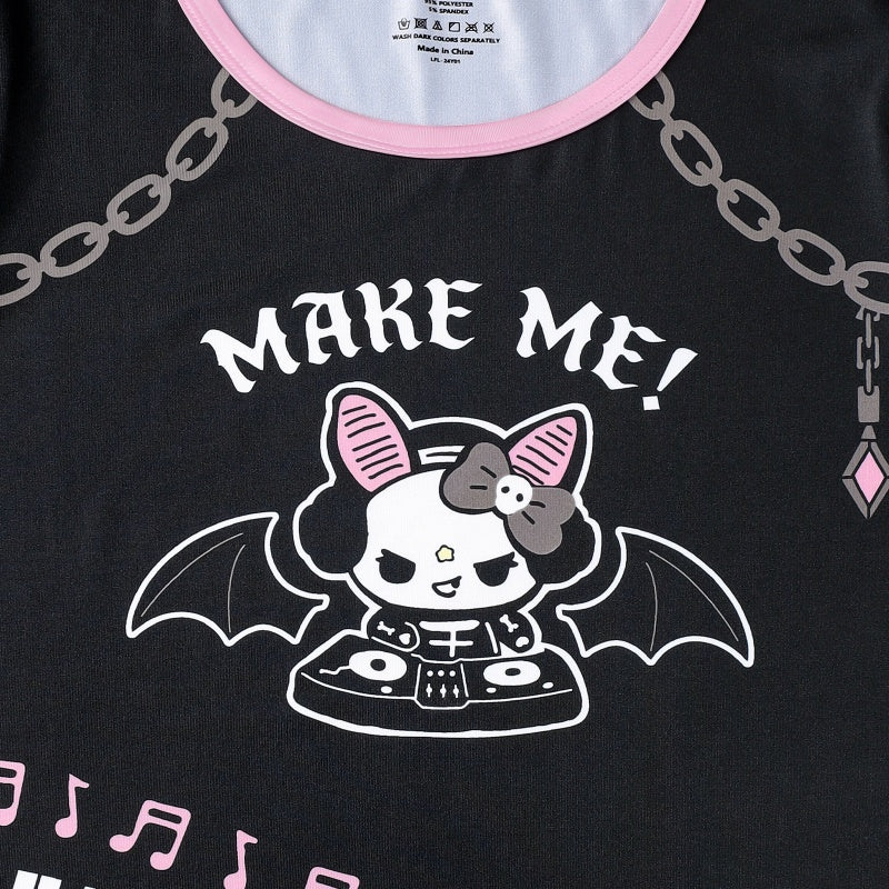 LittleForBig大人用シルキーロンパース パジャマ 【いたずらなベラちゃんの音楽家】ゴシック風 ハロウィン ボディスーツ ボタン留め クルーネック 襟ぐり・袖口・脚口パイピング仕様 黒 DP0045H